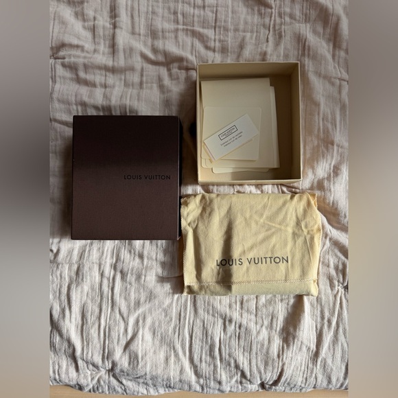 Louis Vuitton men’s wallet - Picture 2 of 6